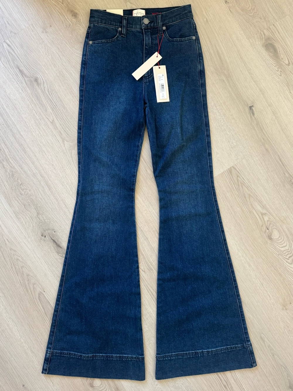 NWT ALICE + OLIVIA Beautiful High Bell Women’s Dark Blue Flare Jeans Love Train